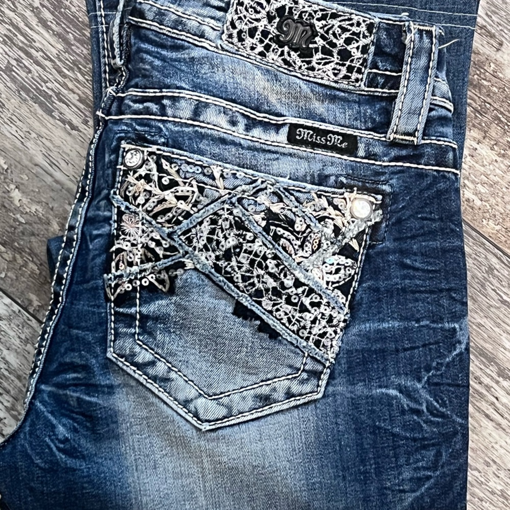 MISS ME Mid-Rise Boot Cuts